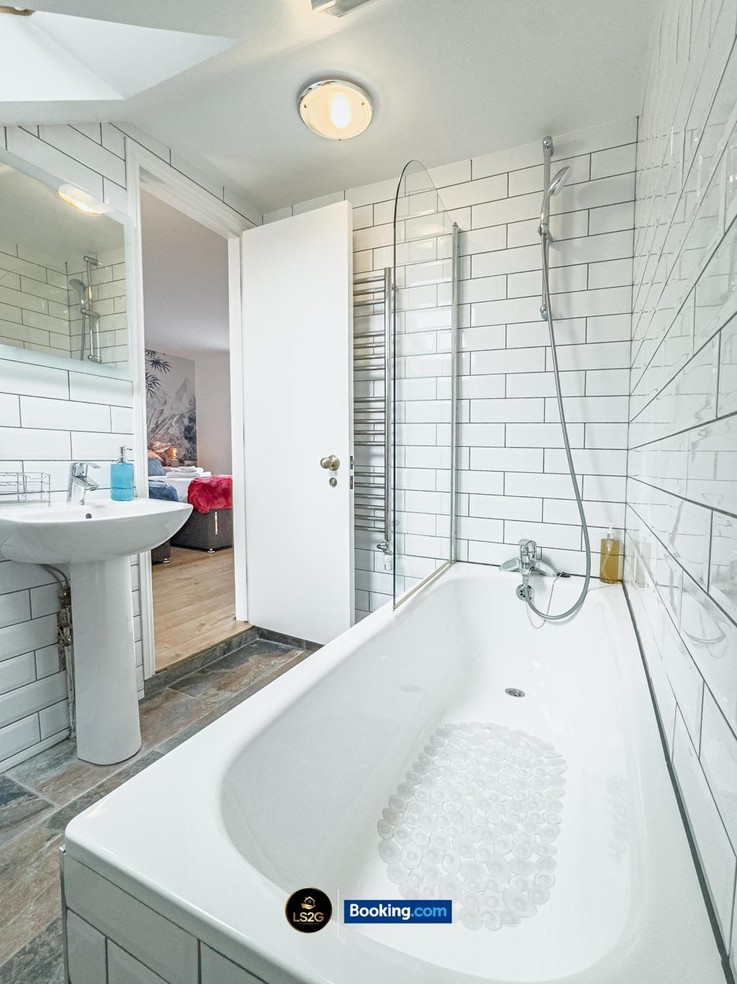 Stunning House By Ls2G Short Lets & Serviced Accommodation Greater London With Free Wifi 外观 照片
